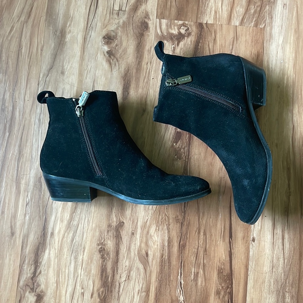 Blondo Waterproof Booties Size 7